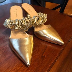 NWT Kate Spade Vikki Shoe- size 10 - Gold
